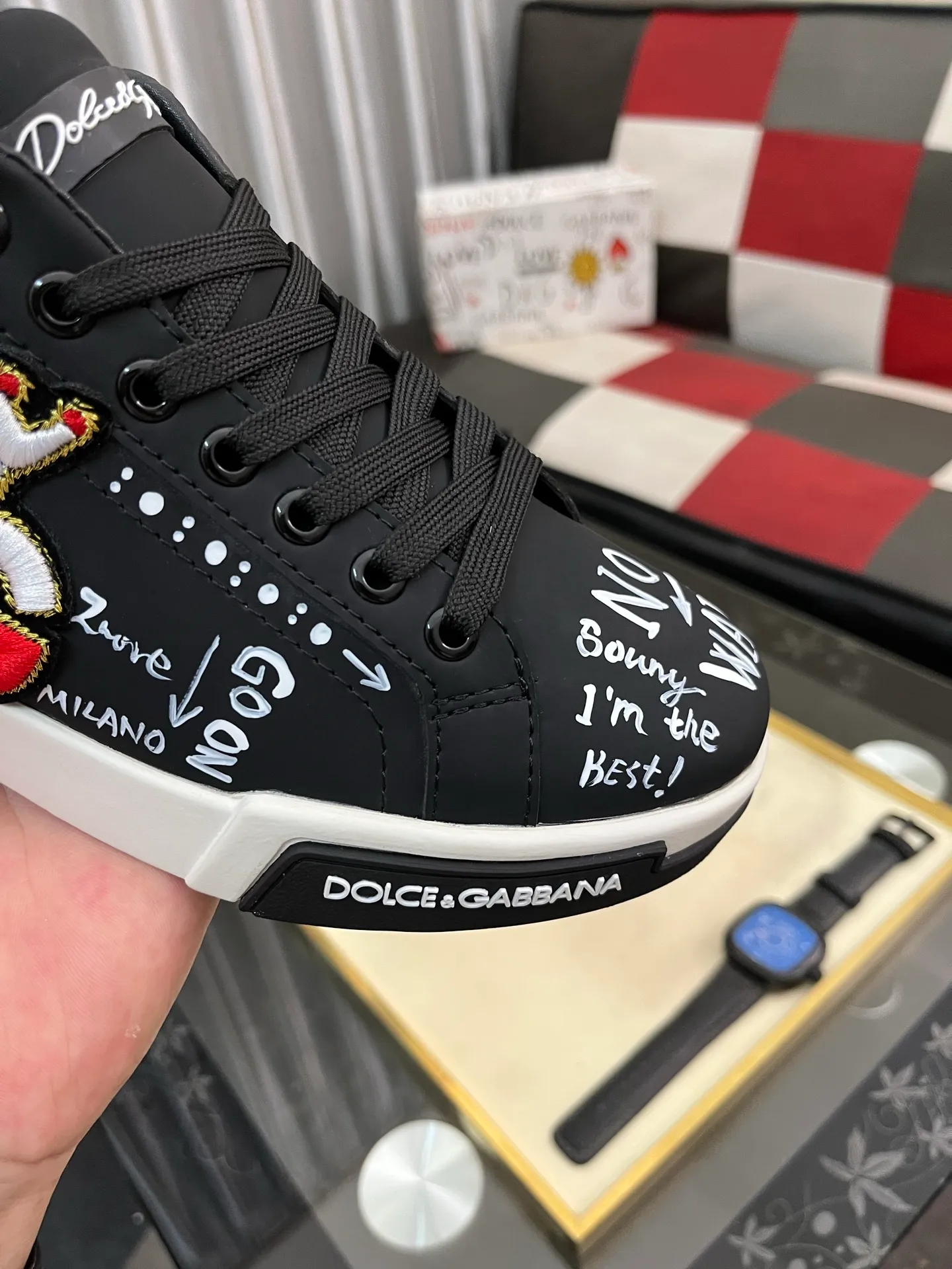 Men's shoes 💰480⌚️⌚️DG's latest popular casual shoes 🔥🔥, the tongue has the brand's iconic details, and the combination of silk cowhide and cow suede enhances the style. Fashionable and versatile, it can complement any look. Create an exquisite design with unique dynamic vitality and modern atmosphere, showing modern elegance. Size: 38-46